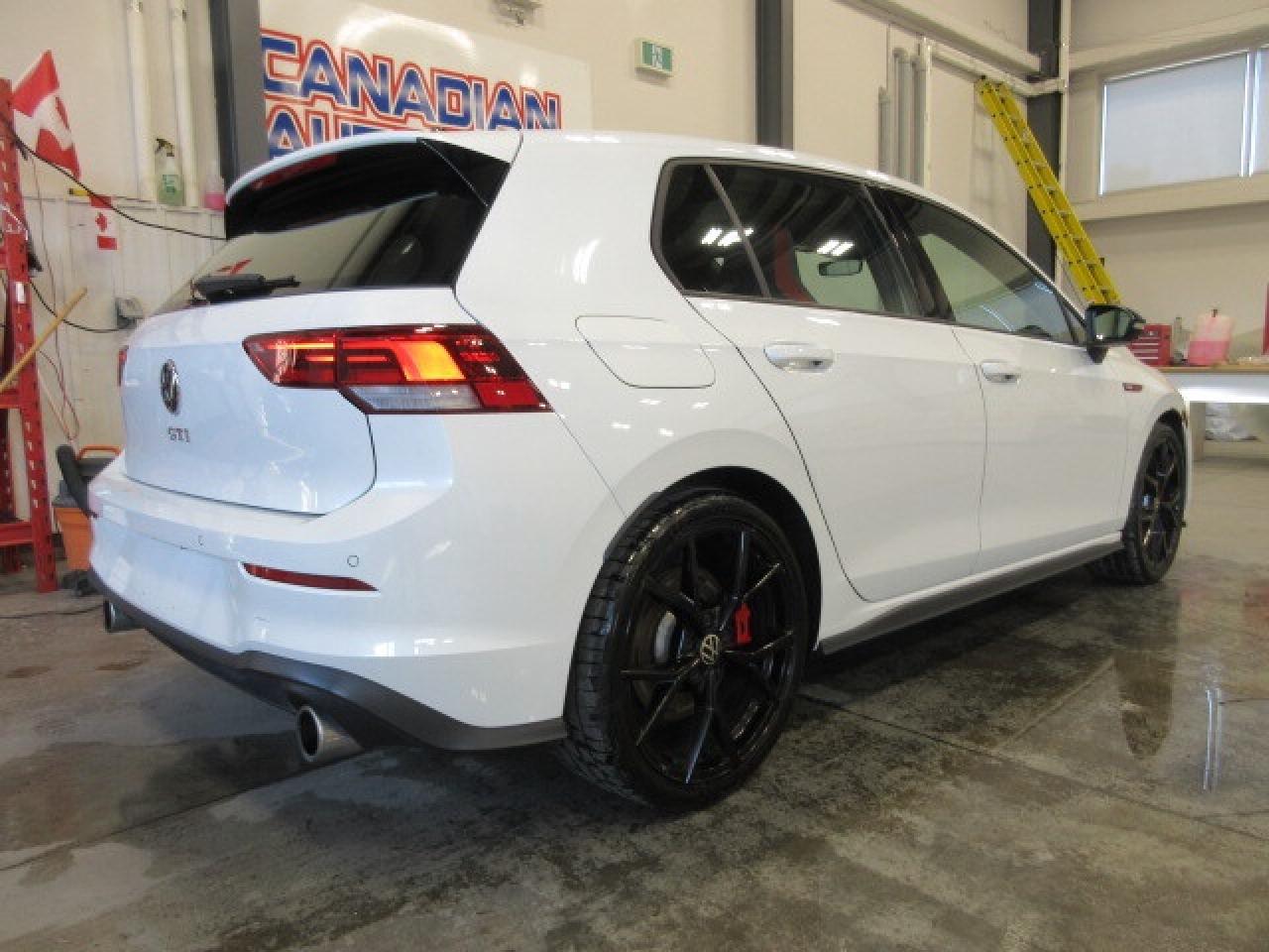 2024 Volkswagen Golf GTI GTI 380 AUTOBAHN, NAV, ROOF, APPLE/ANDROID, 31K! Photo