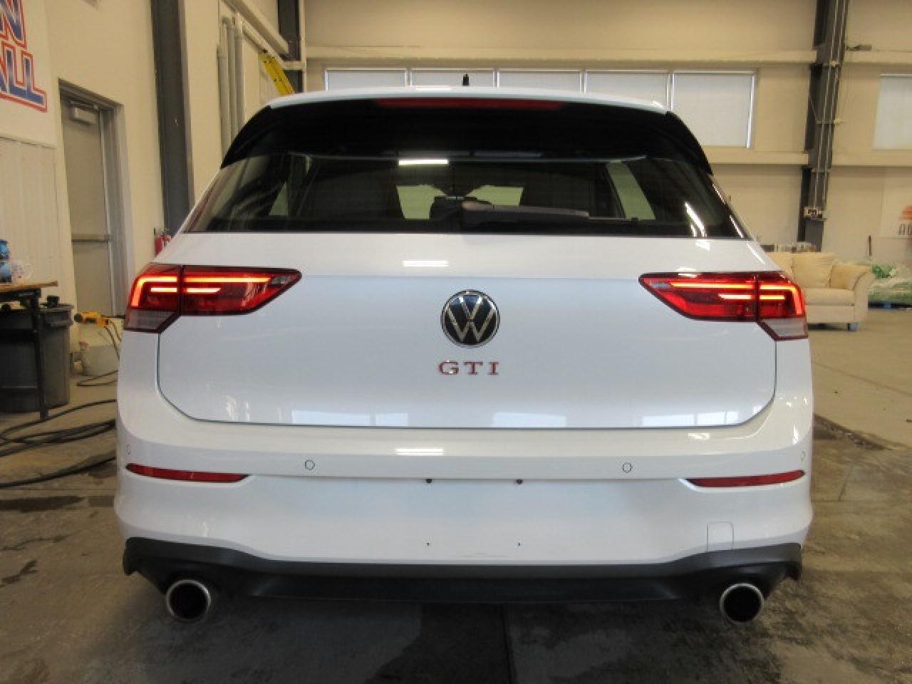 2024 Volkswagen Golf GTI GTI 380 AUTOBAHN, NAV, ROOF, APPLE/ANDROID, 31K! Photo