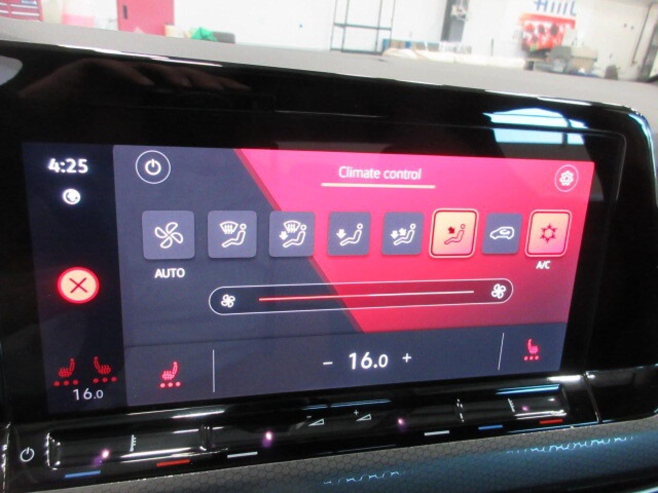 2024 Volkswagen Golf GTI GTI 380 AUTOBAHN, NAV, ROOF, APPLE/ANDROID, 31K! Photo