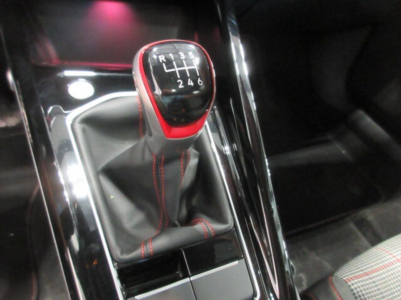 2024 Volkswagen Golf GTI GTI 380 AUTOBAHN, NAV, ROOF, APPLE/ANDROID, 31K! Photo