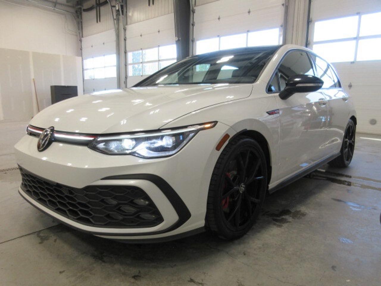 2024 Volkswagen Golf GTI GTI 380 AUTOBAHN, NAV, ROOF, APPLE/ANDROID, 31K! Photo