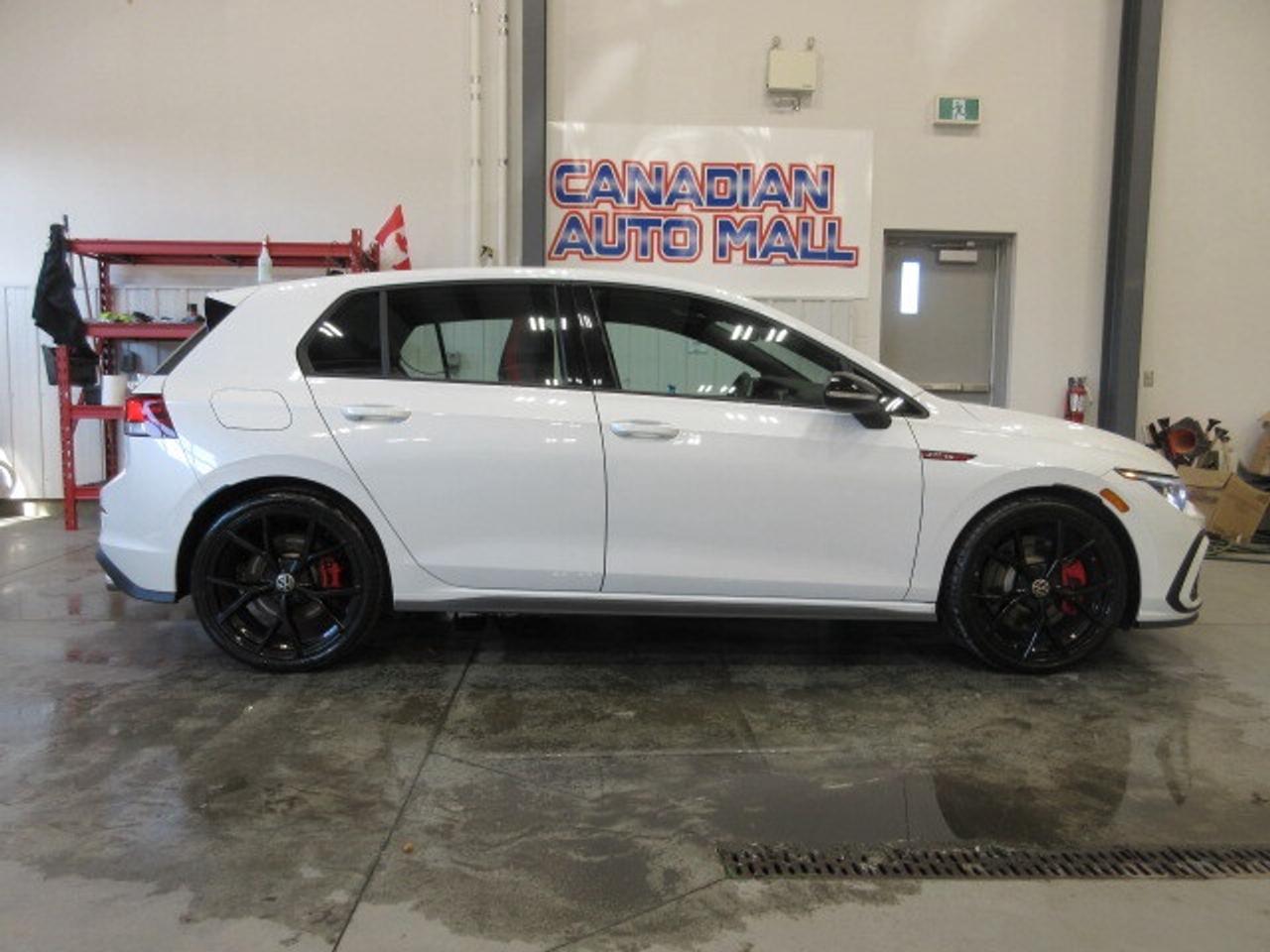 2024 Volkswagen Golf GTI GTI 380 AUTOBAHN, NAV, ROOF, APPLE/ANDROID, 31K! Photo