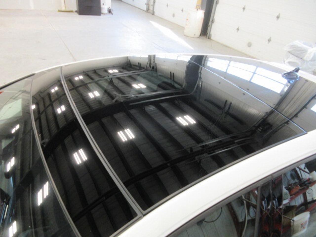 2024 Volkswagen Golf GTI GTI 380 AUTOBAHN, NAV, ROOF, APPLE/ANDROID, 31K! Photo