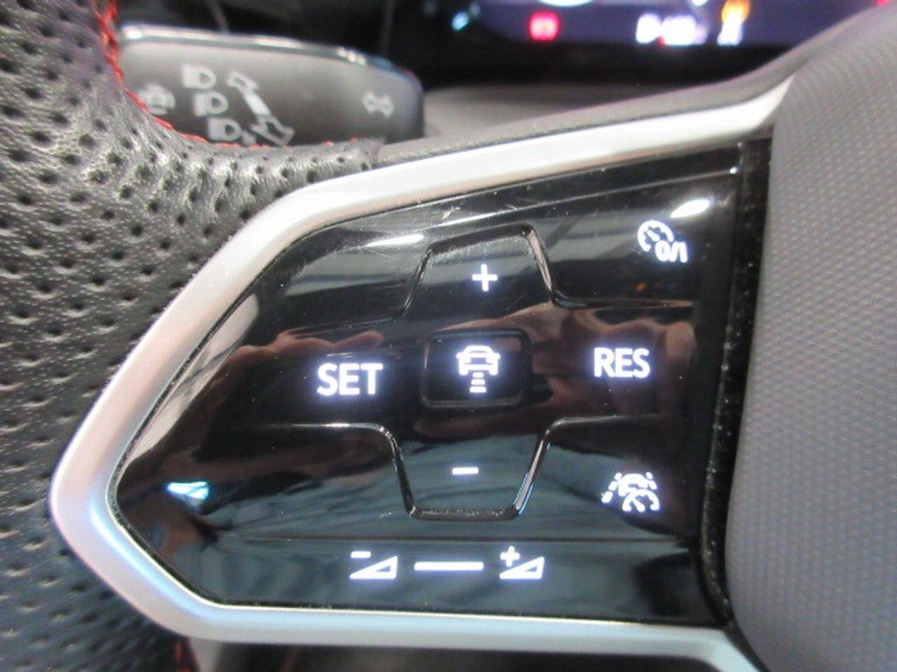 2024 Volkswagen Golf GTI GTI 380 AUTOBAHN, NAV, ROOF, APPLE/ANDROID, 31K! Photo