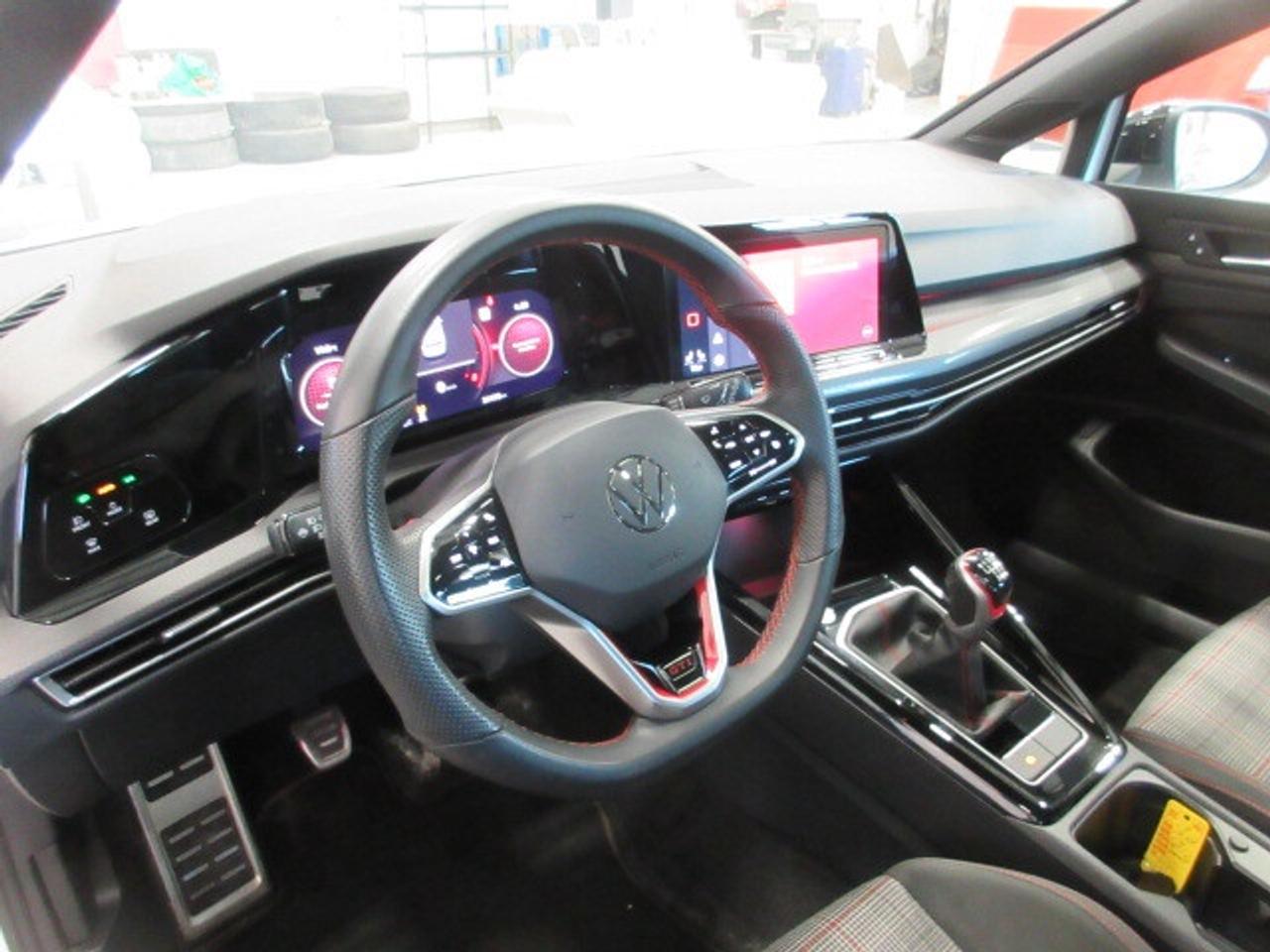 2024 Volkswagen Golf GTI GTI 380 AUTOBAHN, NAV, ROOF, APPLE/ANDROID, 31K! Photo