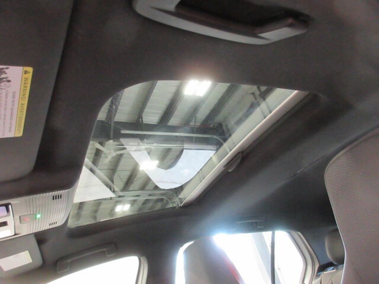 2024 Volkswagen Golf GTI GTI 380 AUTOBAHN, NAV, ROOF, APPLE/ANDROID, 31K! Photo