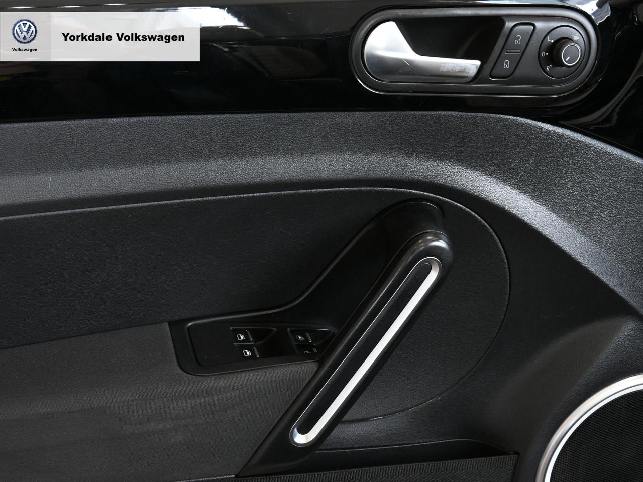 2018 Volkswagen Beetle Convertible Trendline Photo