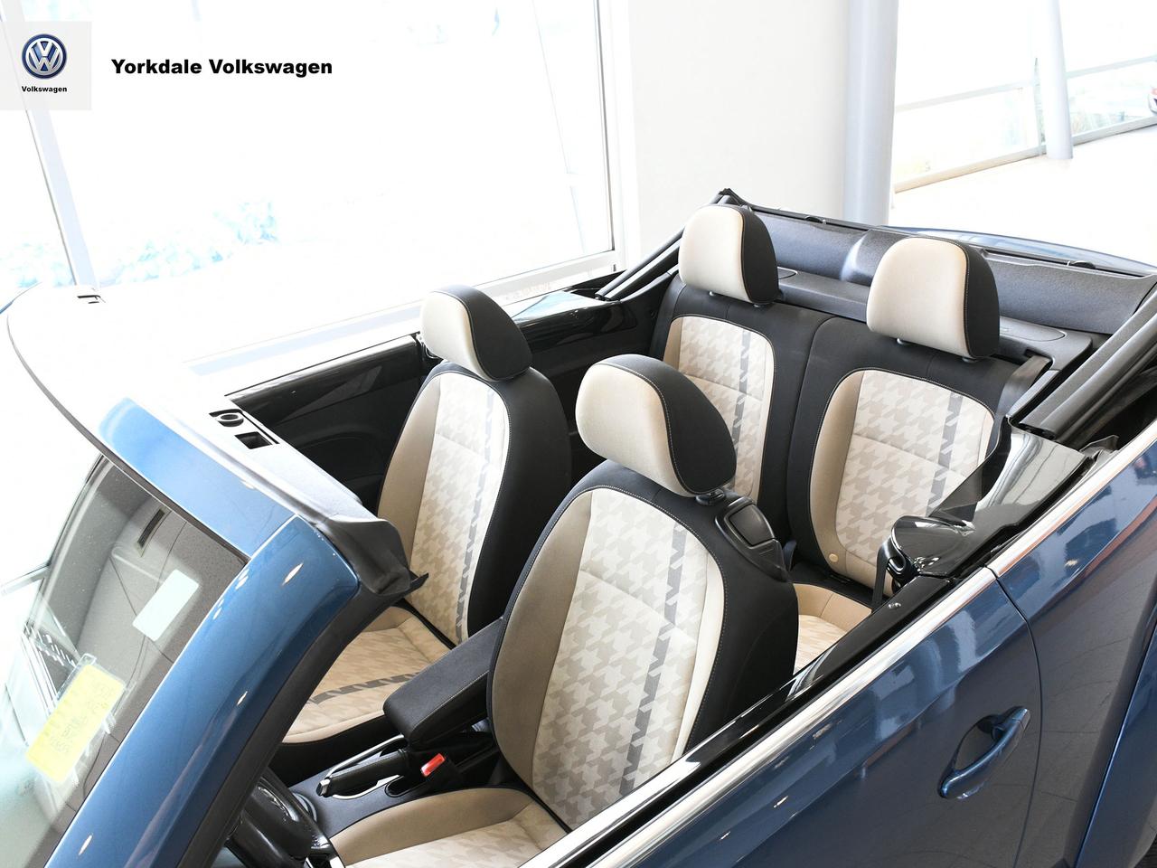 2018 Volkswagen Beetle Convertible Trendline Photo