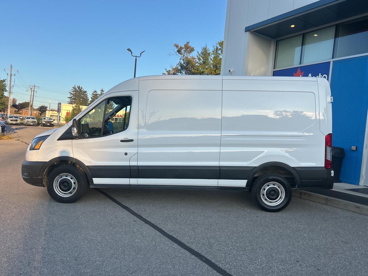 2023 Ford Transit Cargo Van T-250 148 Med Rf 9070 GVWR   Clean Carfax Photo4