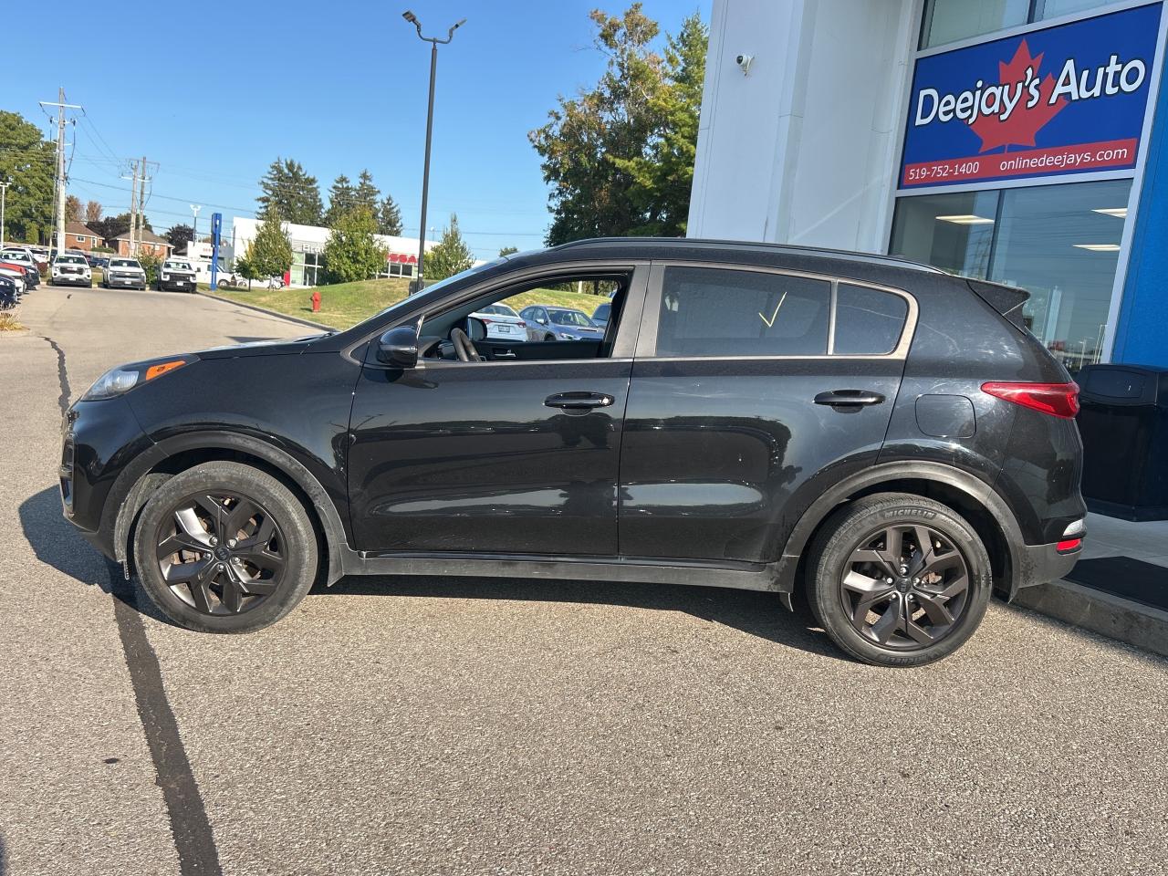 2022 Kia Sportage LX Nightsky Edition   Clean Carfax Photo4