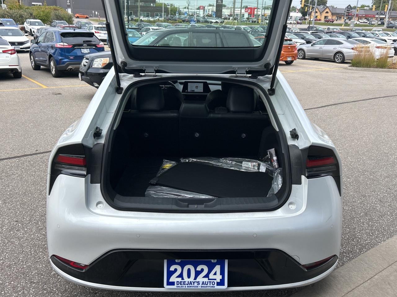 2024 Toyota Prius XLE Hybrid Photo