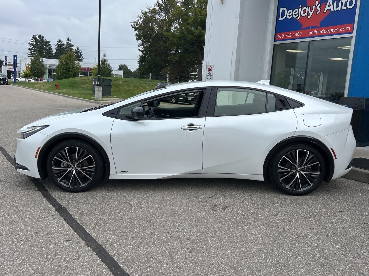 2024 Toyota Prius XLE Hybrid Photo