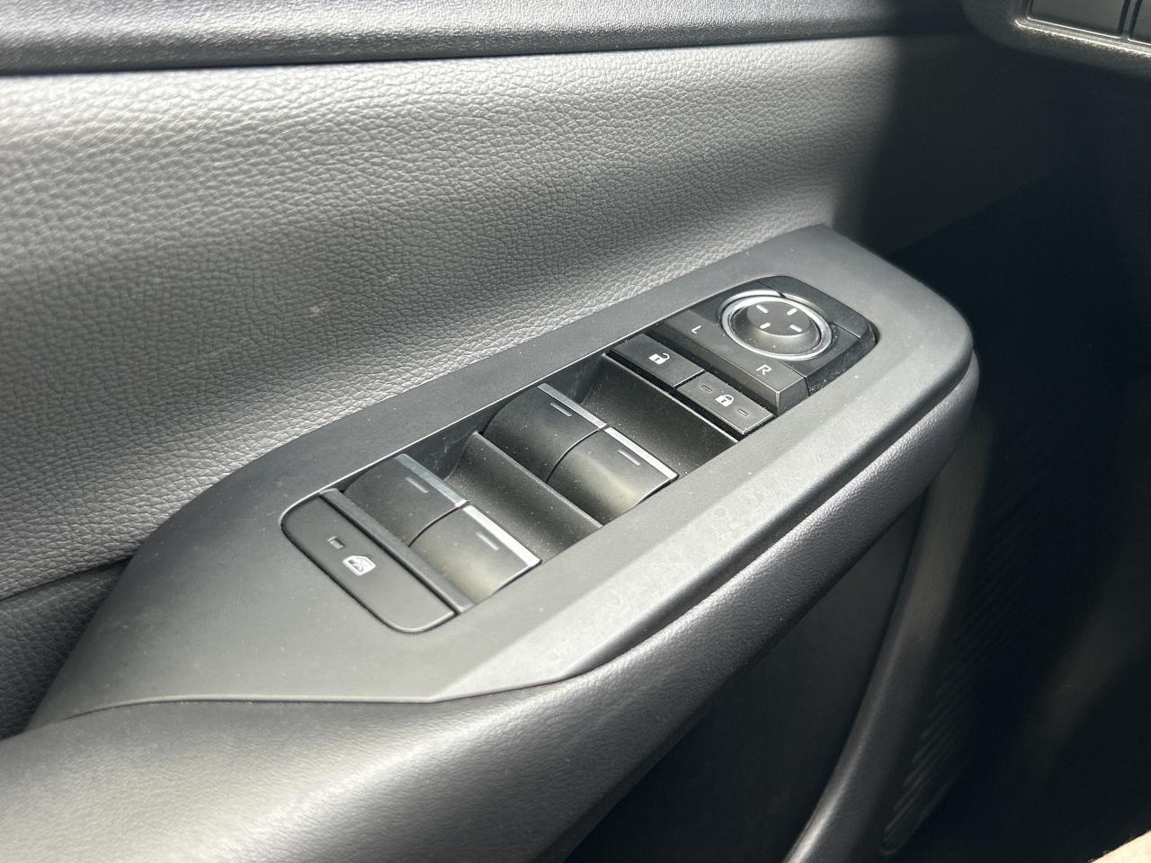 2024 Toyota Prius XLE Hybrid Photo