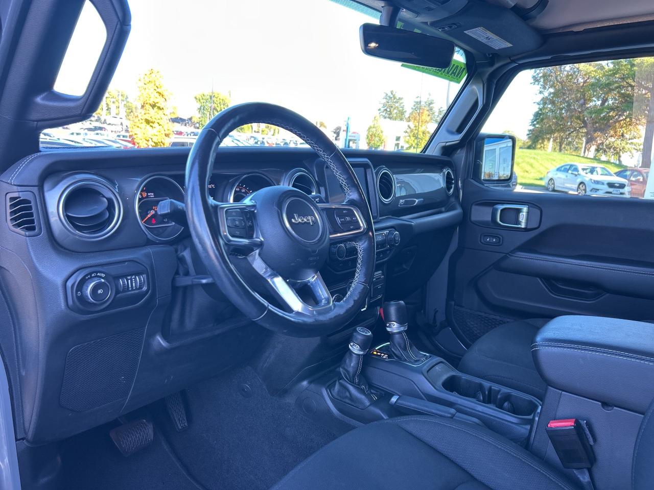 2021 Jeep Wrangler 3.6L Unlimited Sahara   NAV   Clean Carfax Photo