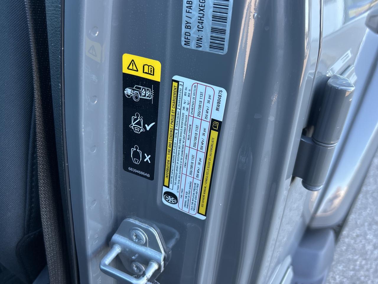 2021 Jeep Wrangler 3.6L Unlimited Sahara   NAV   Clean Carfax Photo