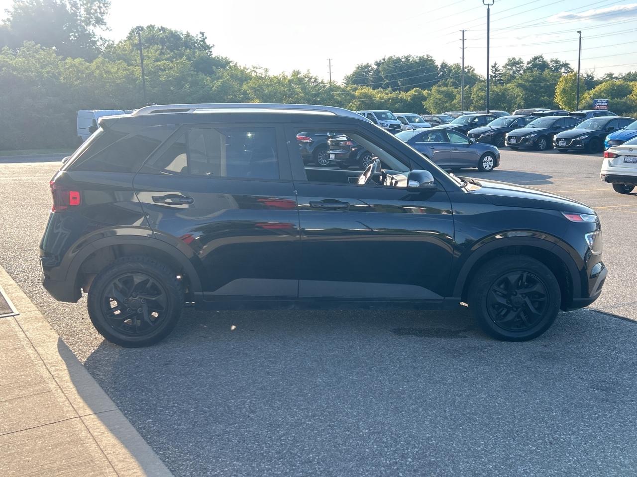 2020 Hyundai Venue Preferred IVT Photo