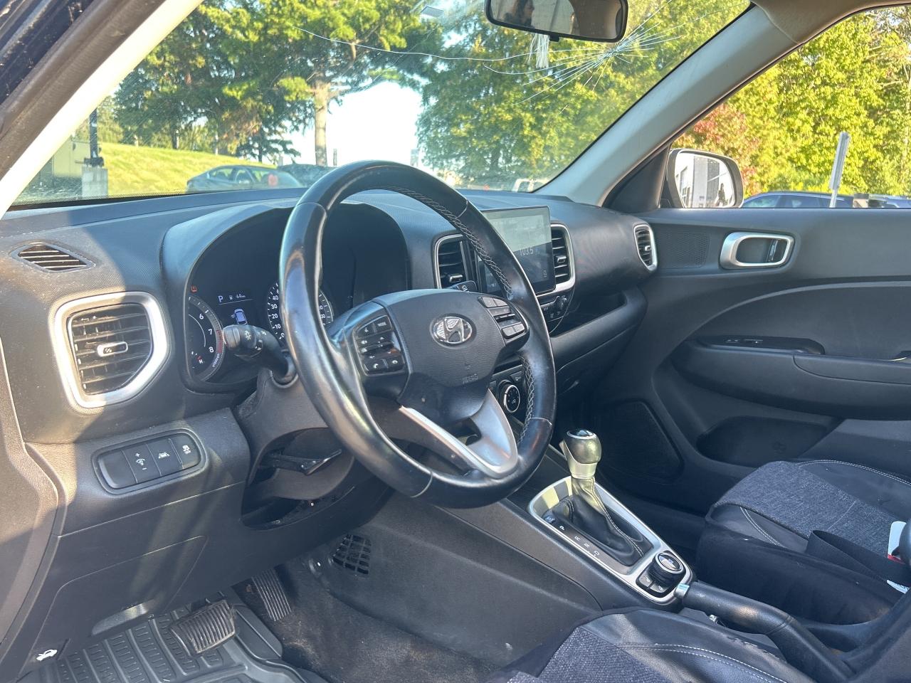 2020 Hyundai Venue Preferred IVT Photo