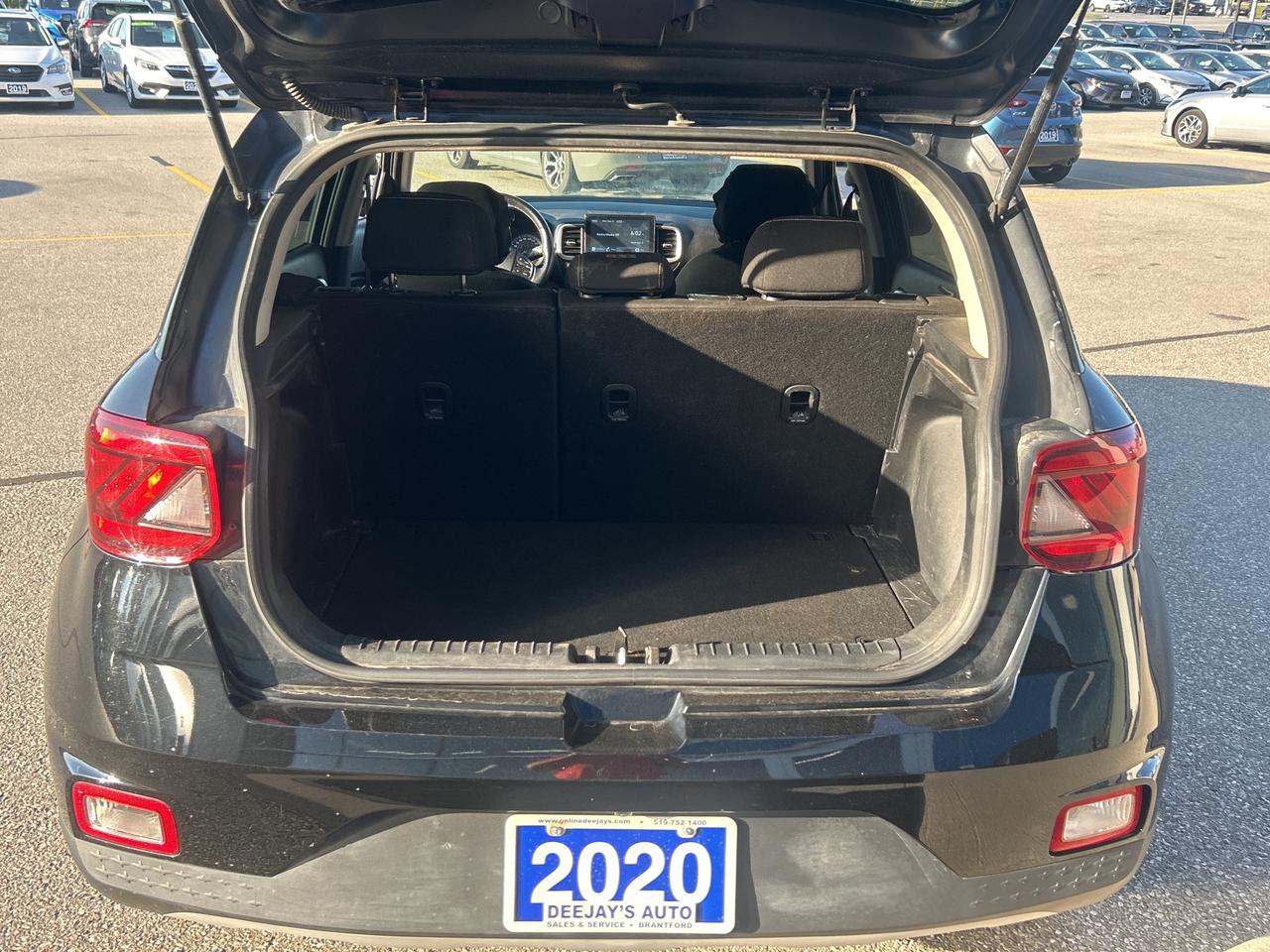 2020 Hyundai Venue Preferred IVT Photo