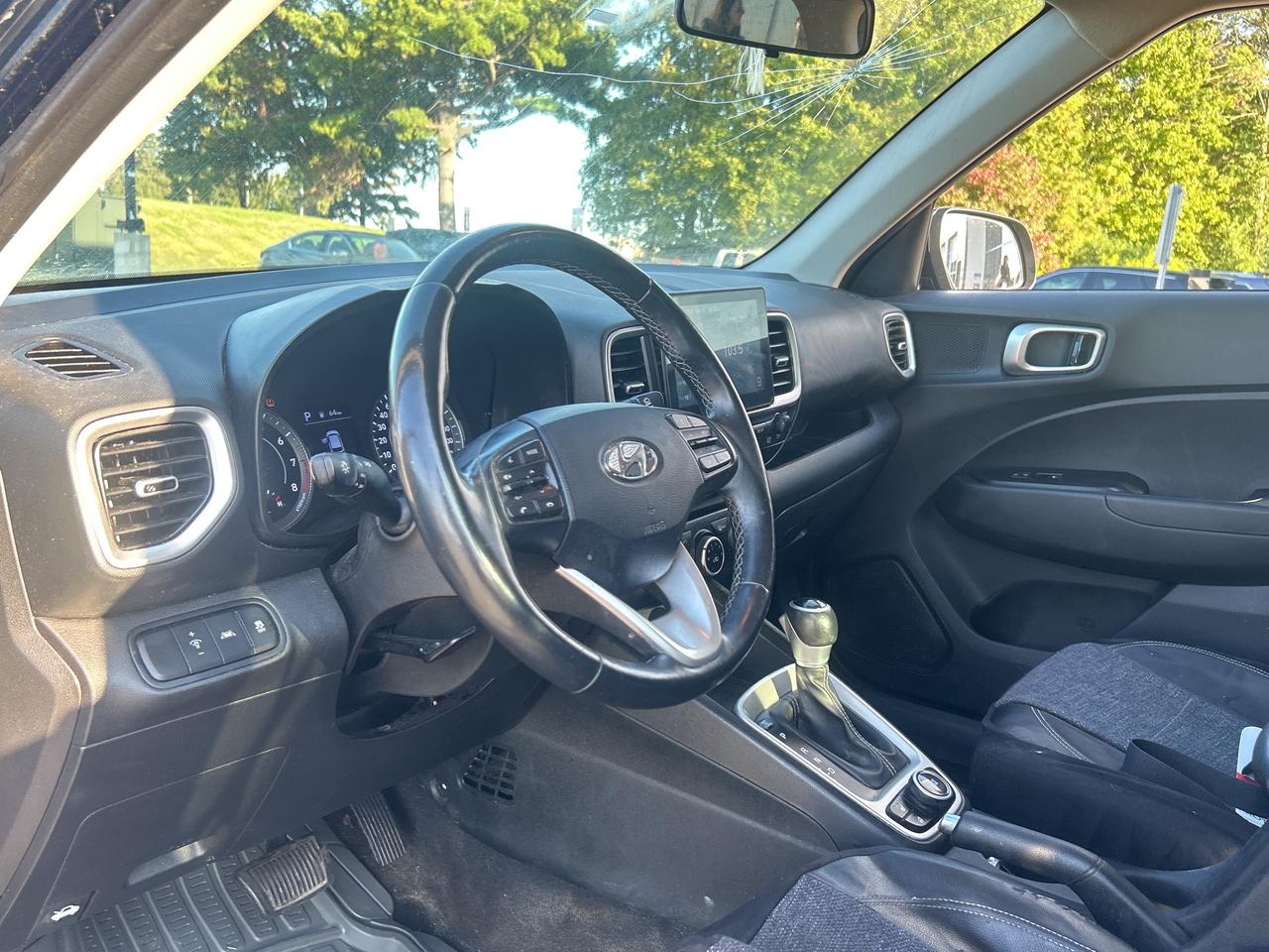 2020 Hyundai Venue Preferred IVT Photo