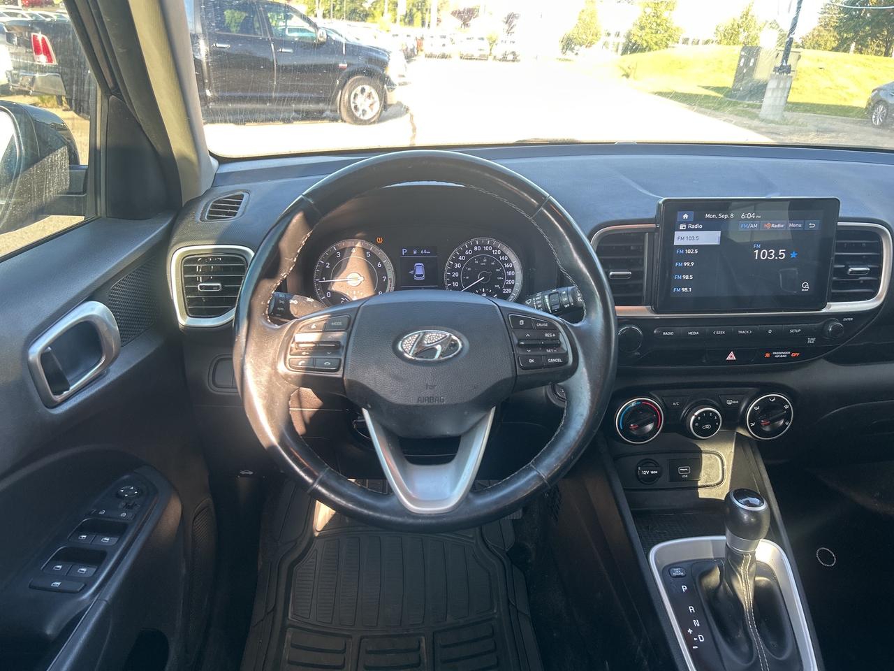 2020 Hyundai Venue Preferred IVT Photo