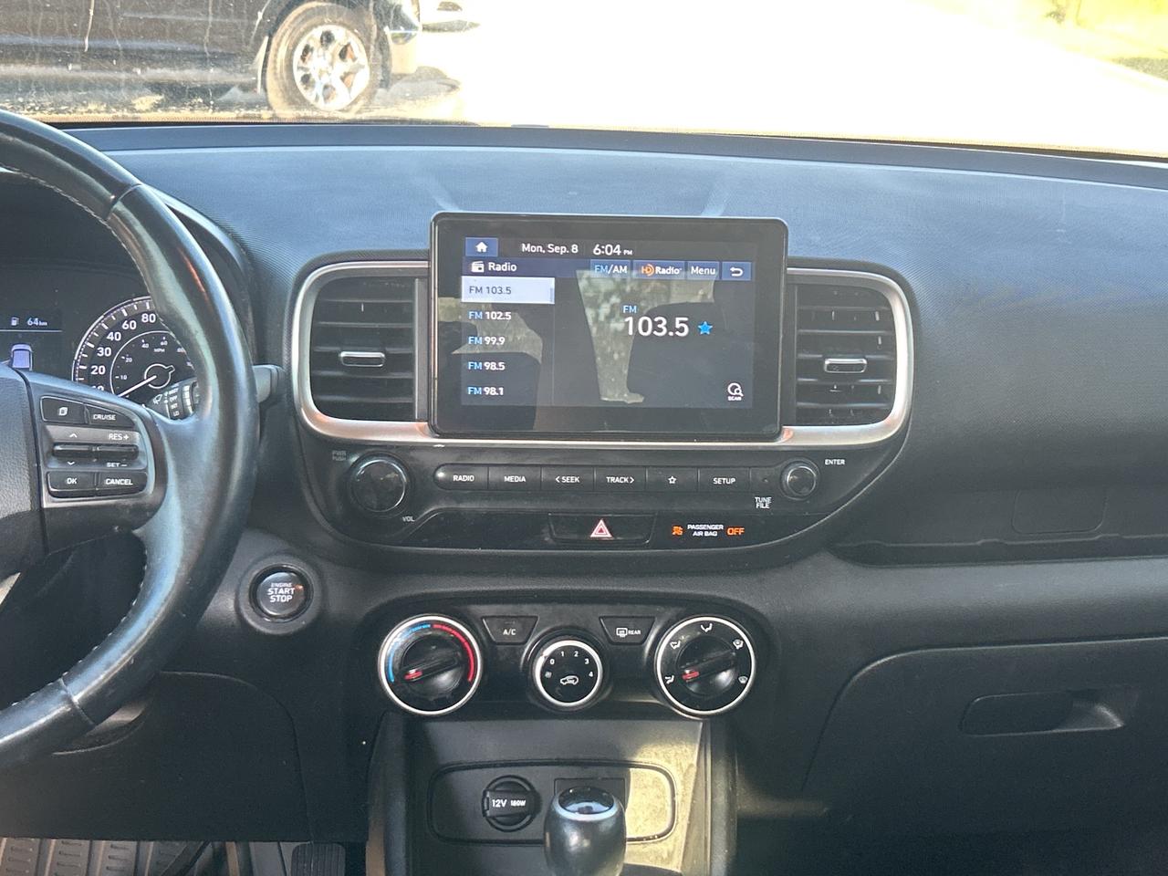 2020 Hyundai Venue Preferred IVT Photo