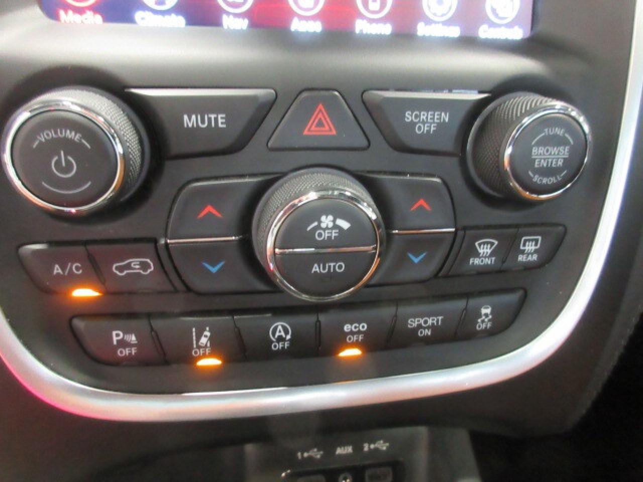 2020 Dodge Durango CITADEL PLATINUM AWD, NAV, ROOF, LEATHER, 57K! Photo