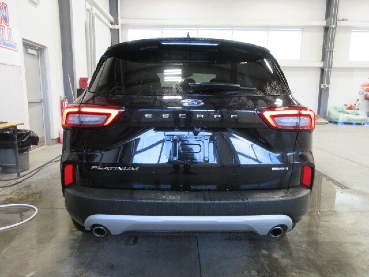 2024 Ford Escape PLATINUM AWD, NAV, ROOF, LEATHER, LOADED, 51K! Photo