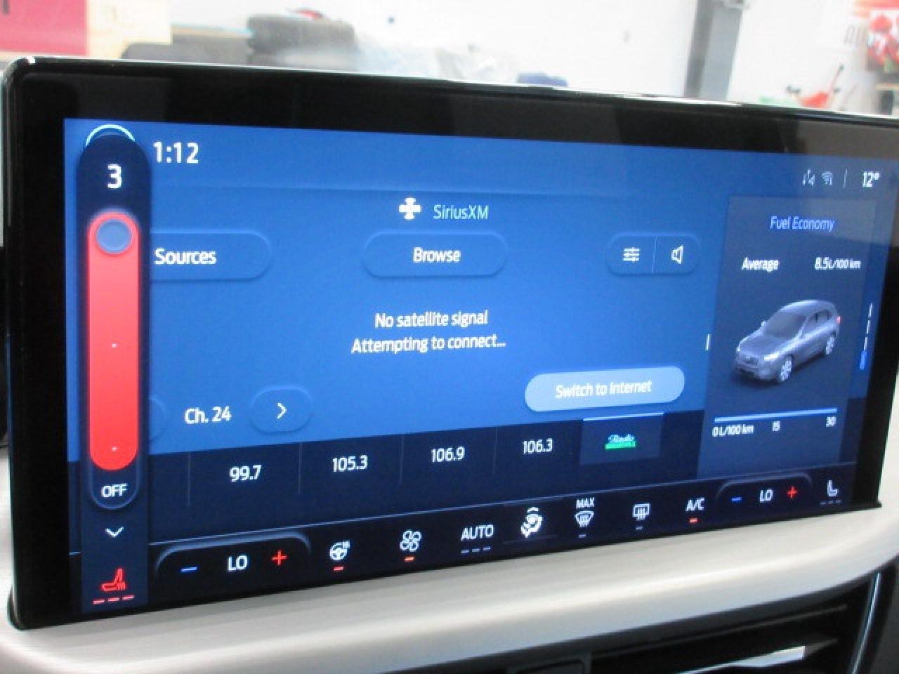 2024 Ford Escape PLATINUM AWD, NAV, ROOF, LEATHER, LOADED, 51K! Photo