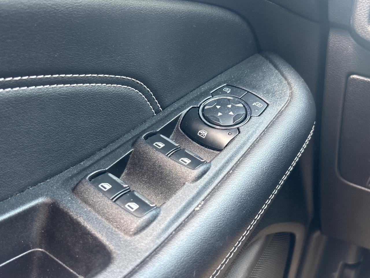 2023 Ford Edge Titanium   Panoramic Roof   Leather   Clean Carfax Photo