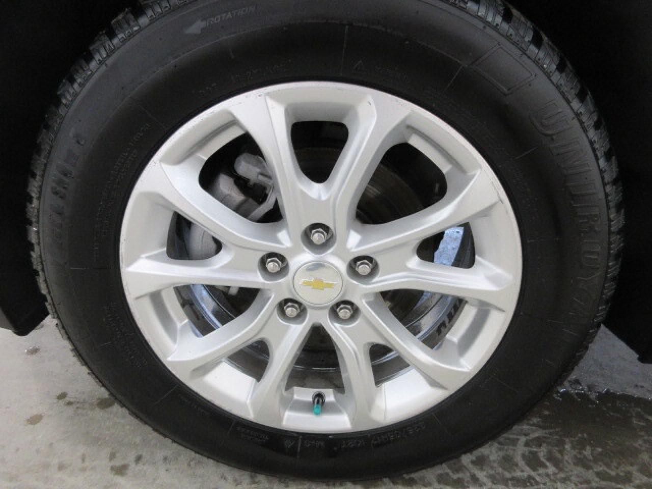 2021 Chevrolet Equinox LT AWD, ALLOYS, APPLE/ANDROID, HTD. SEATS, 62K! Photo