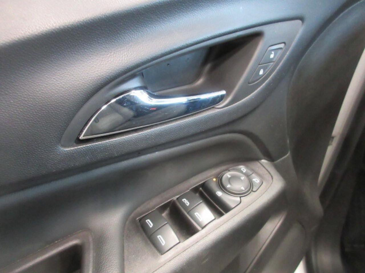 2021 Chevrolet Equinox LT AWD, ALLOYS, APPLE/ANDROID, HTD. SEATS, 62K! Photo