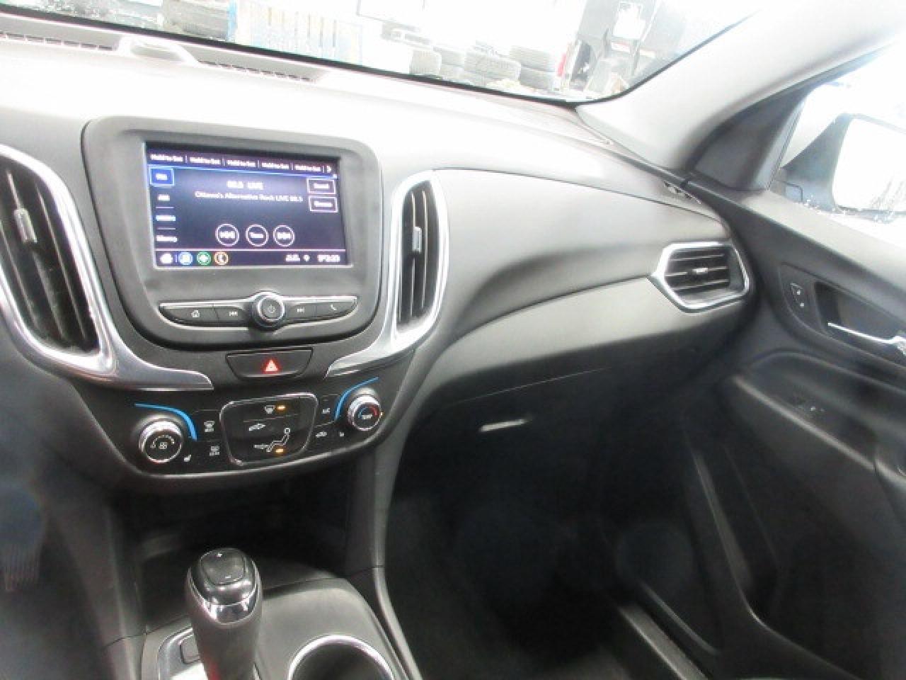 2021 Chevrolet Equinox LT AWD, ALLOYS, APPLE/ANDROID, HTD. SEATS, 62K! Photo