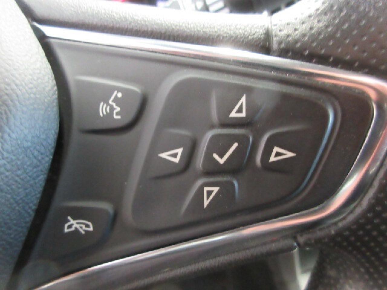 2021 Chevrolet Equinox LT AWD, ALLOYS, APPLE/ANDROID, HTD. SEATS, 62K! Photo