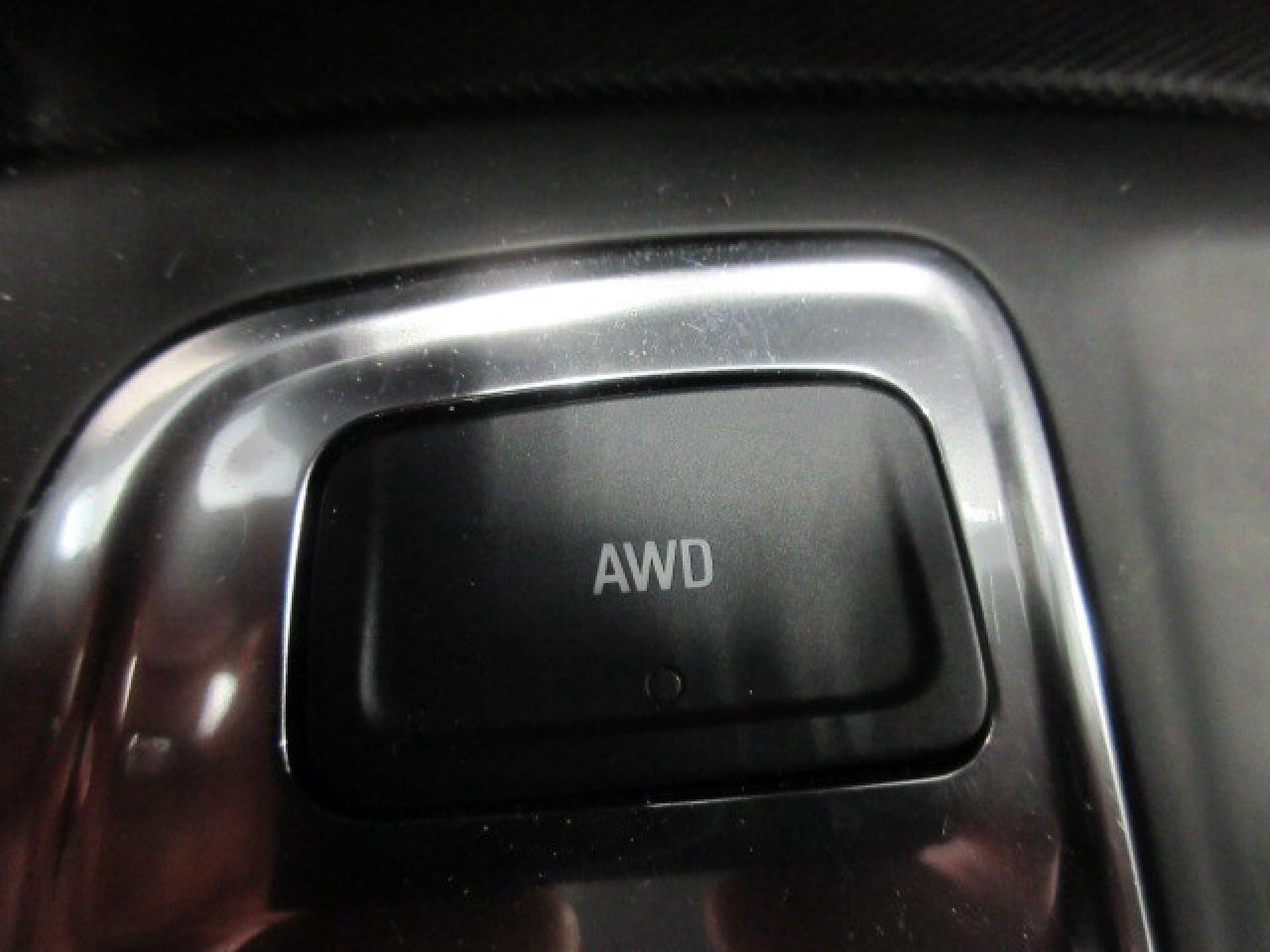 2021 Chevrolet Equinox LT AWD, ALLOYS, APPLE/ANDROID, HTD. SEATS, 62K! Photo