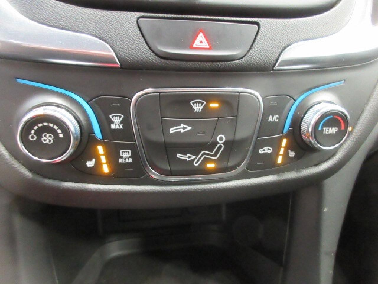 2021 Chevrolet Equinox LT AWD, ALLOYS, APPLE/ANDROID, HTD. SEATS, 62K! Photo