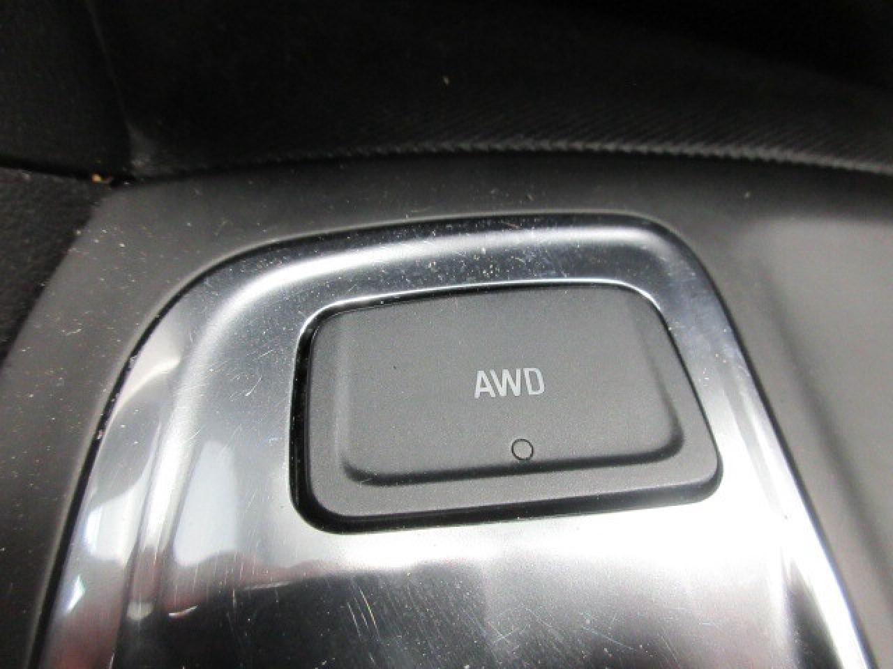 2021 Chevrolet Equinox LT AWD, ALLOYS, APPLE/ANDROID, HTD. SEATS, 62K! Photo