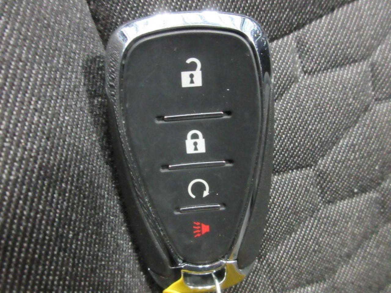 2021 Chevrolet Equinox LT AWD, ALLOYS, APPLE/ANDROID, HTD. SEATS, 62K! Photo