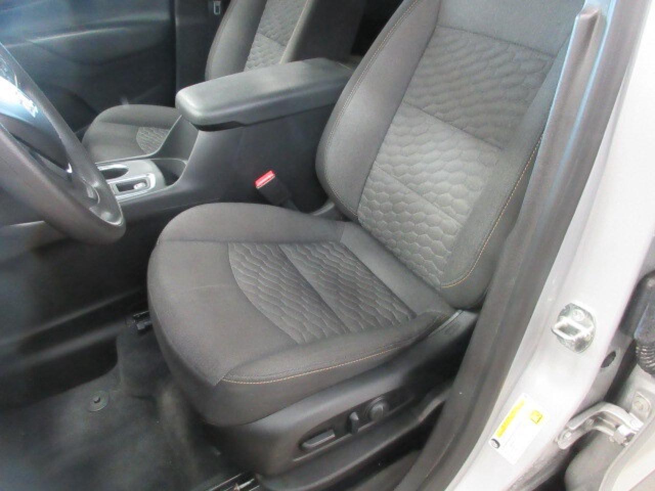 2021 Chevrolet Equinox LT AWD, ALLOYS, APPLE/ANDROID, HTD. SEATS, 62K! Photo