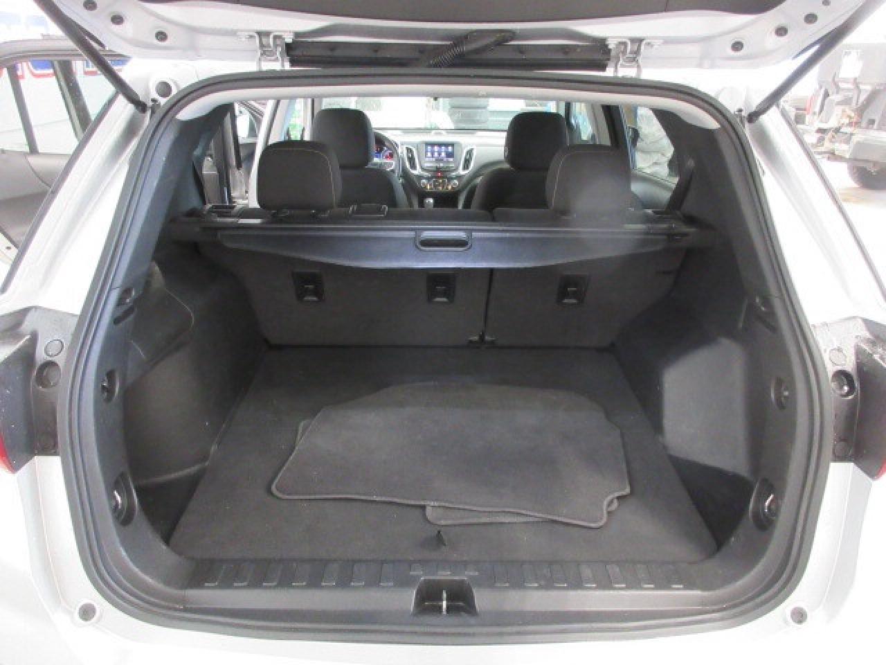 2021 Chevrolet Equinox LT AWD, ALLOYS, APPLE/ANDROID, HTD. SEATS, 62K! Photo