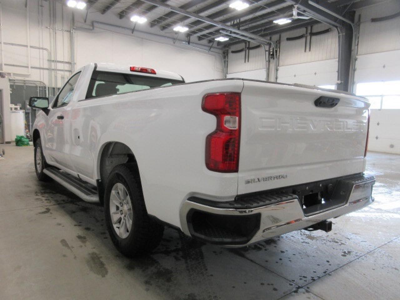 2024 Chevrolet Silverado 1500 2WD 5.3L LONGBOX REG CAB, A/C, APPLE/ANDROID, 12K! Photo4