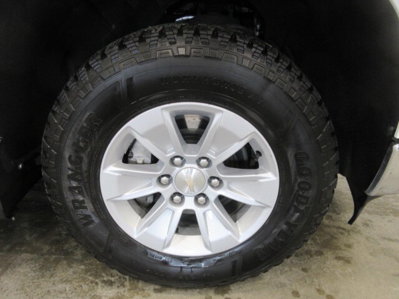 2024 Chevrolet Silverado 1500 2WD 5.3L LONGBOX REG CAB, A/C, APPLE/ANDROID, 12K! Photo