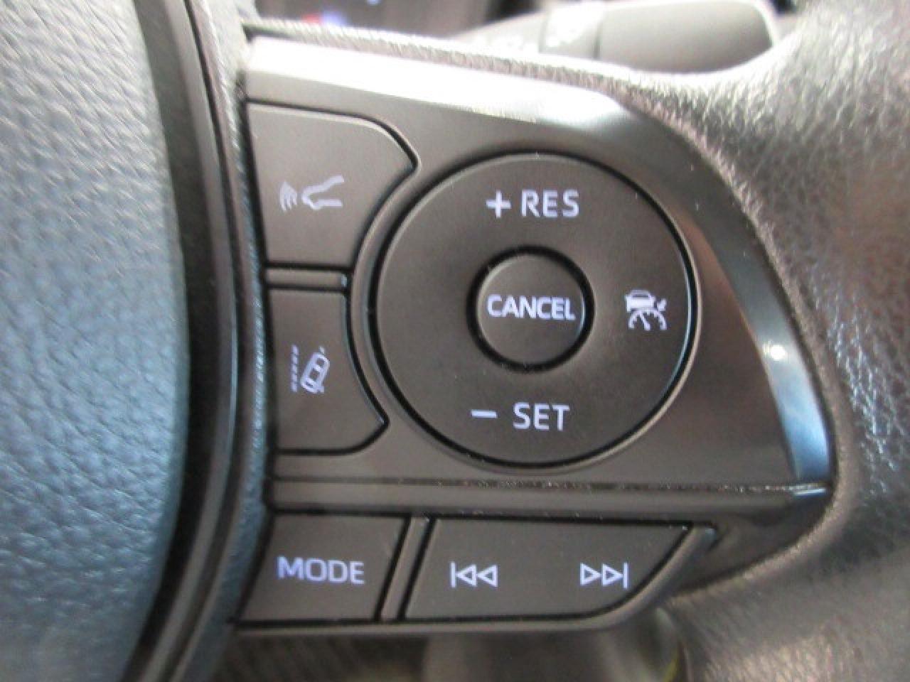 2022 Toyota Corolla LE, HTD. SEATS, AUTO, A/C, BT, CAMERA, JUST 16K! Photo