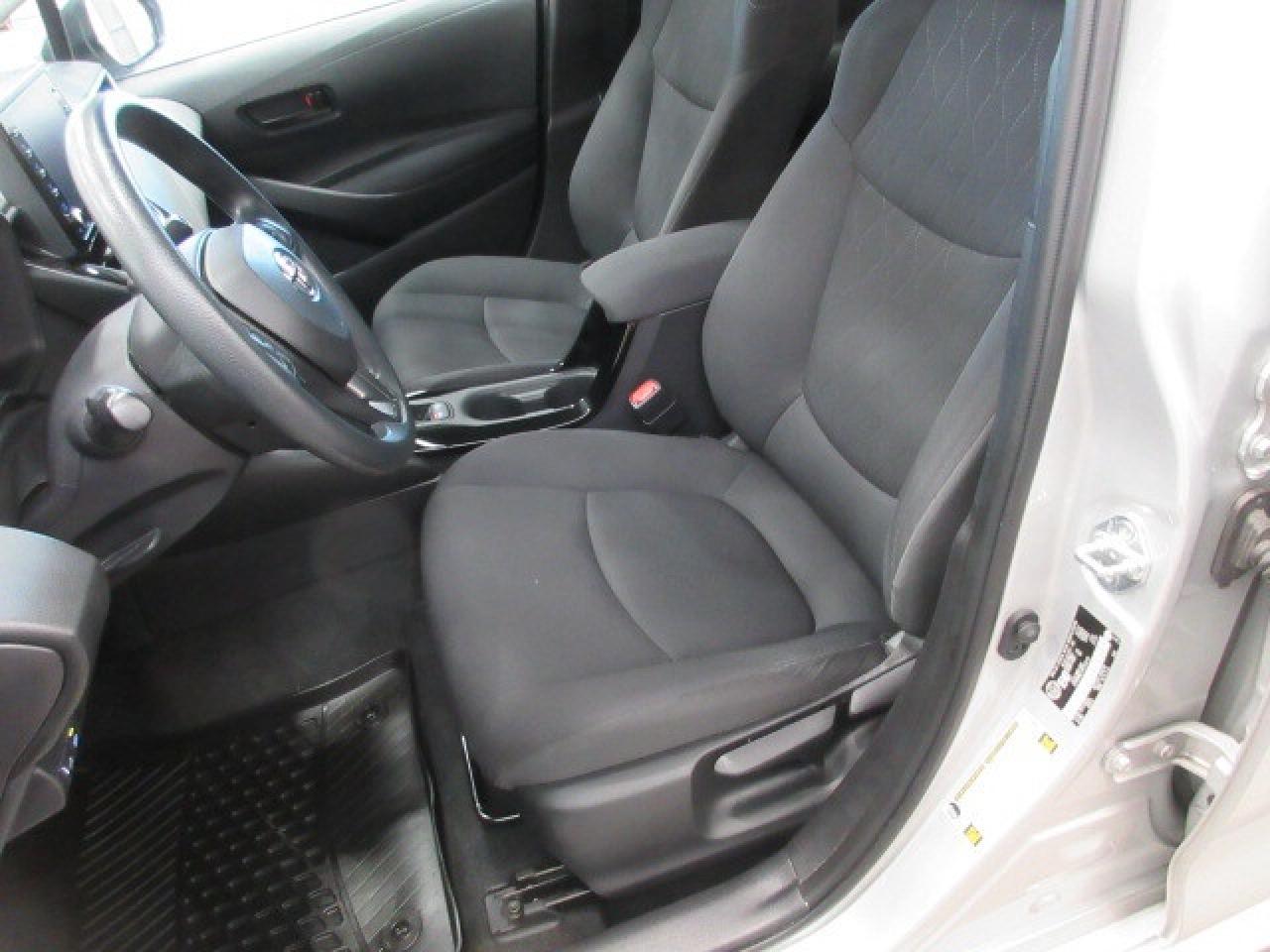 2022 Toyota Corolla LE, HTD. SEATS, AUTO, A/C, BT, CAMERA, JUST 16K! Photo