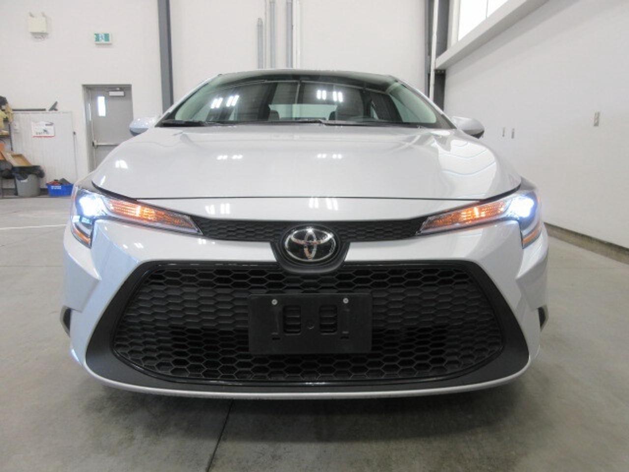 2022 Toyota Corolla LE, HTD. SEATS, AUTO, A/C, BT, CAMERA, JUST 16K! Photo