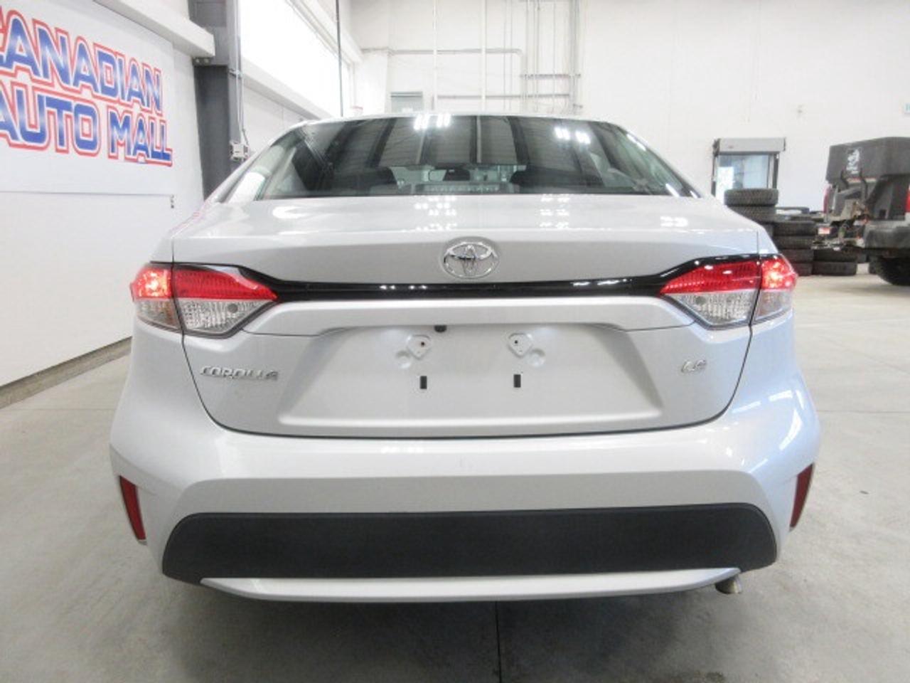 2022 Toyota Corolla LE, HTD. SEATS, AUTO, A/C, BT, CAMERA, JUST 16K! Photo