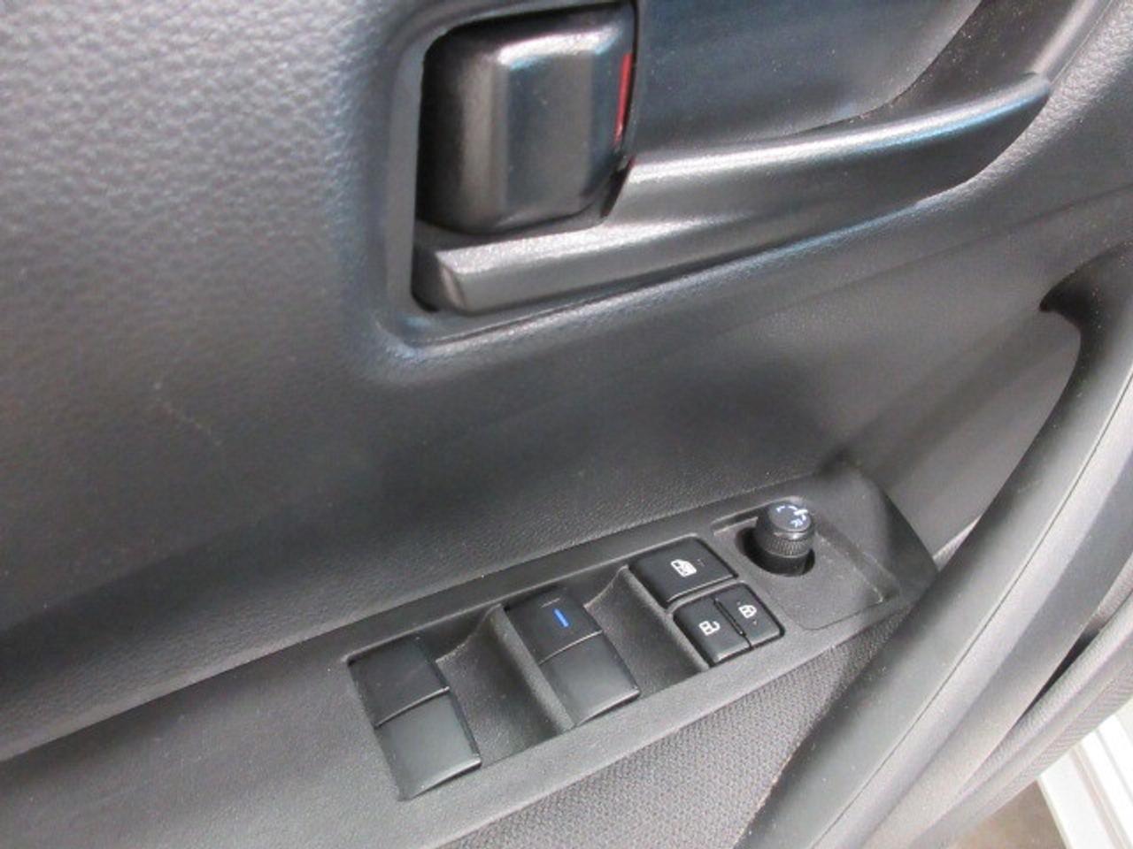 2022 Toyota Corolla LE, HTD. SEATS, AUTO, A/C, BT, CAMERA, JUST 16K! Photo