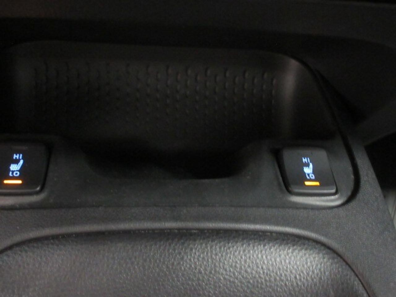 2022 Toyota Corolla LE, HTD. SEATS, AUTO, A/C, BT, CAMERA, JUST 16K! Photo