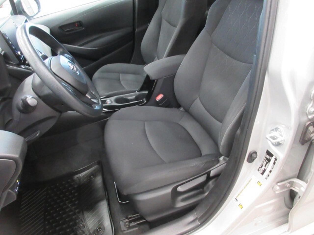 2022 Toyota Corolla LE, HTD. SEATS, AUTO, A/C, BT, CAMERA, JUST 16K! Photo