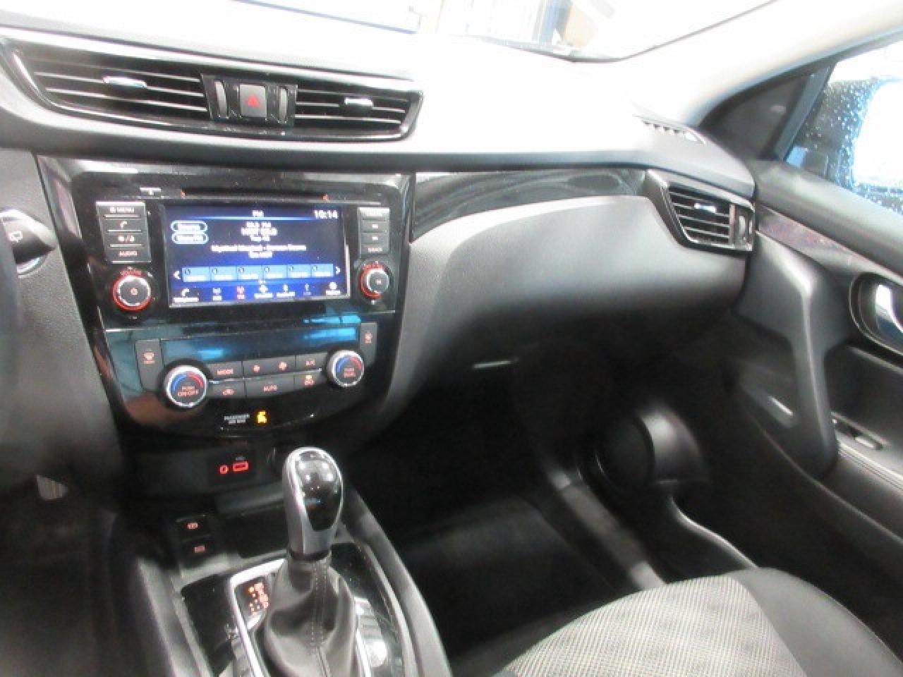 2023 Nissan Qashqai SV AWD, ROOF, APPLE/ANDROID, CAMERA, 44K! Photo