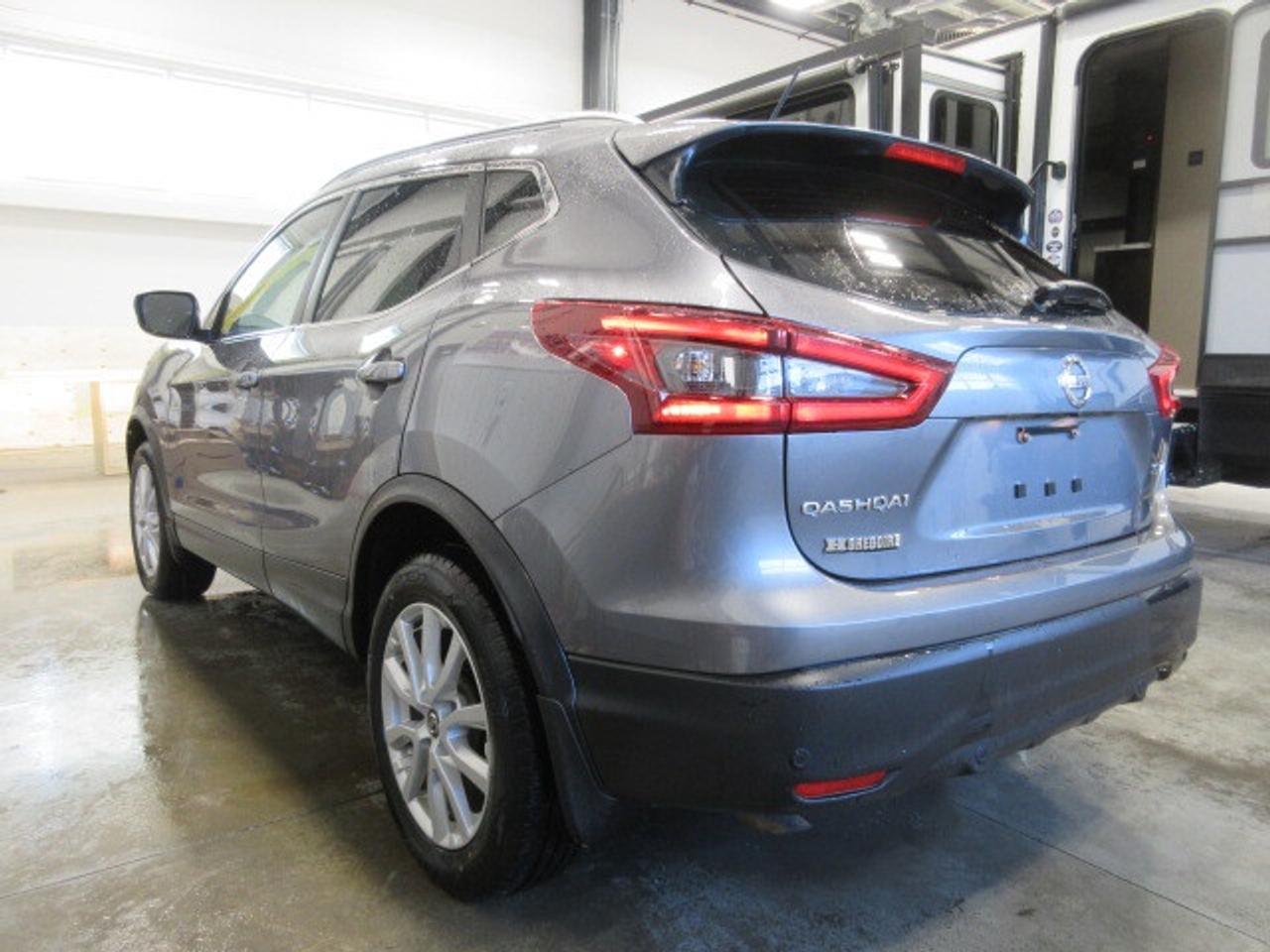 2023 Nissan Qashqai SV AWD, ROOF, APPLE/ANDROID, CAMERA, 44K! Photo4